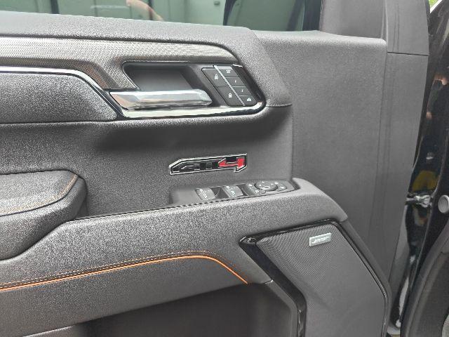 2025 GMC Sierra 1500 4WD Crew Cab Short Box AT4