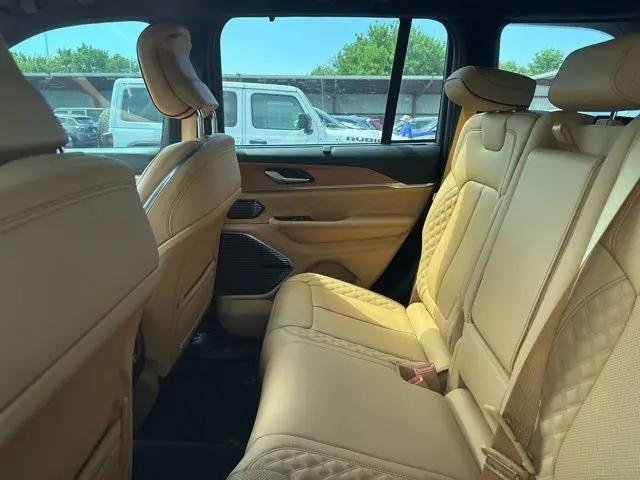 2023 Jeep Grand Cherokee Summit Reserve