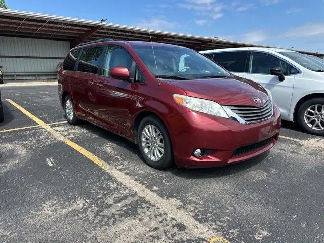 2014 Toyota Sienna XLE V6 8 Passenger for sale in Sterling, IL