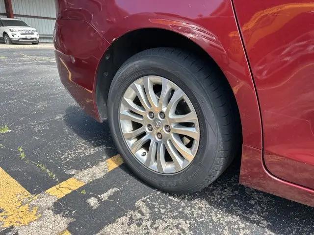 2014 Toyota Sienna XLE V6 8 Passenger