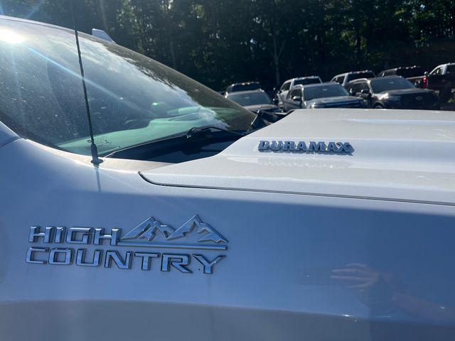 2021 Chevrolet Silverado 1500 4WD Crew Cab Short Bed High Country