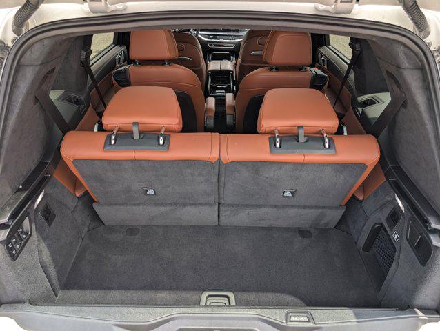 2025 BMW X7 M60i
