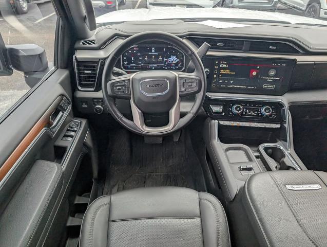 2025 GMC Sierra 2500HD 4WD Crew Cab Standard Bed Denali