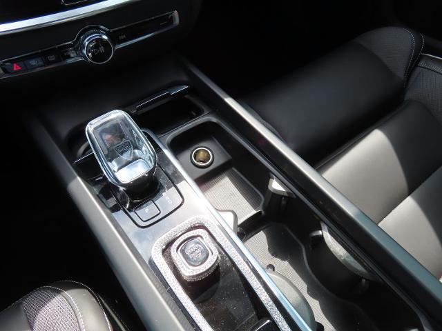 2024 Volvo S60 B5 Plus Black Edition