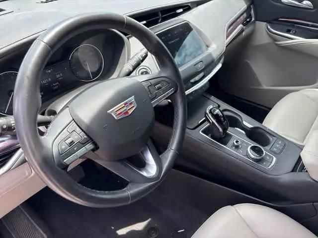 2022 Cadillac XT4 FWD Luxury