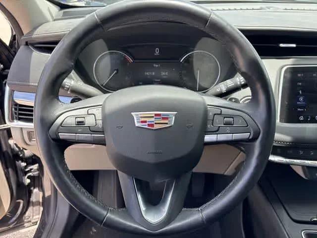 2022 Cadillac XT4 FWD Luxury