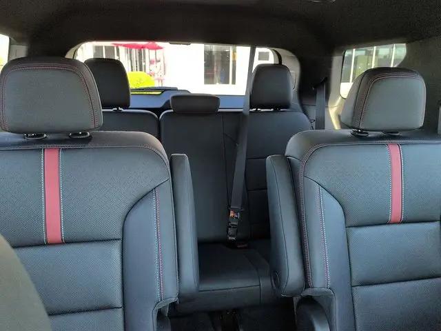 2025 Chevrolet Traverse FWD RS
