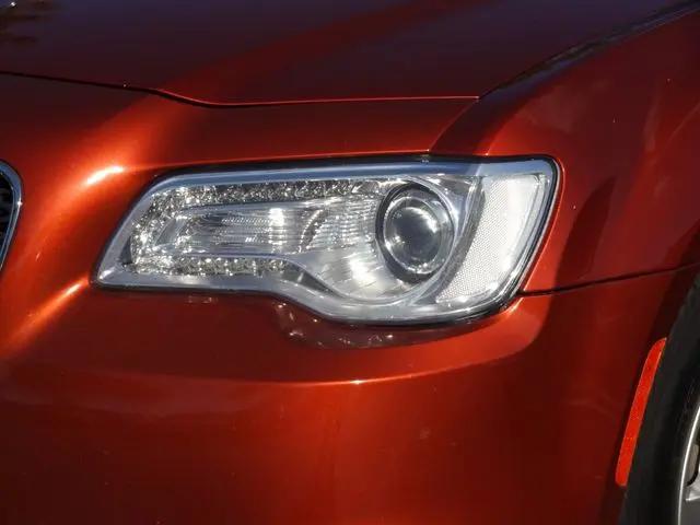 2021 Chrysler 300 Touring