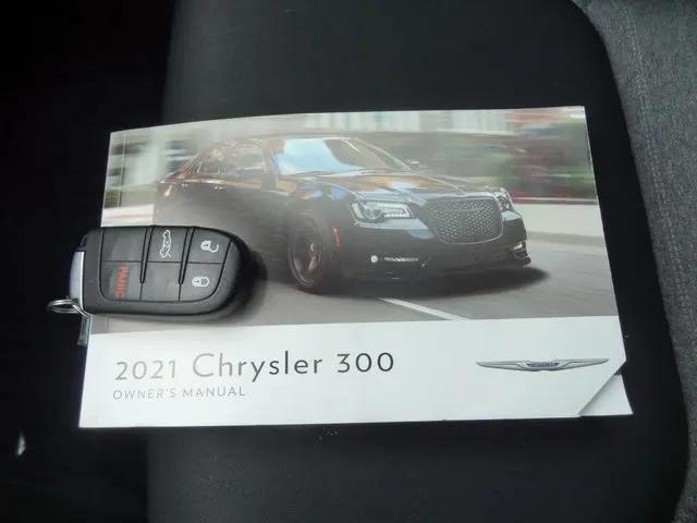 2021 Chrysler 300 Touring