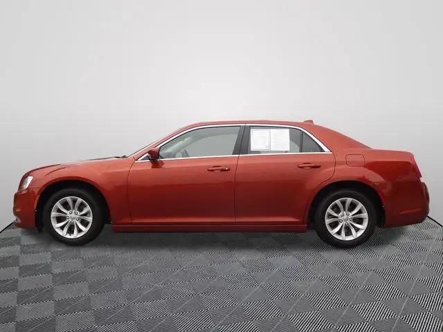 2021 Chrysler 300 Touring
