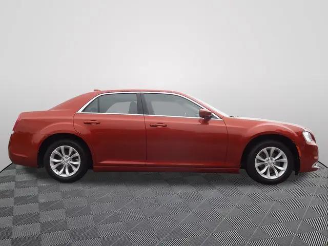 2021 Chrysler 300 Touring