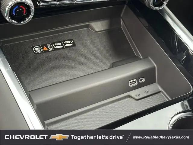 2026 Chevrolet Suburban LT, RWD