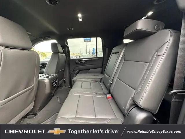 2026 Chevrolet Suburban LT, RWD