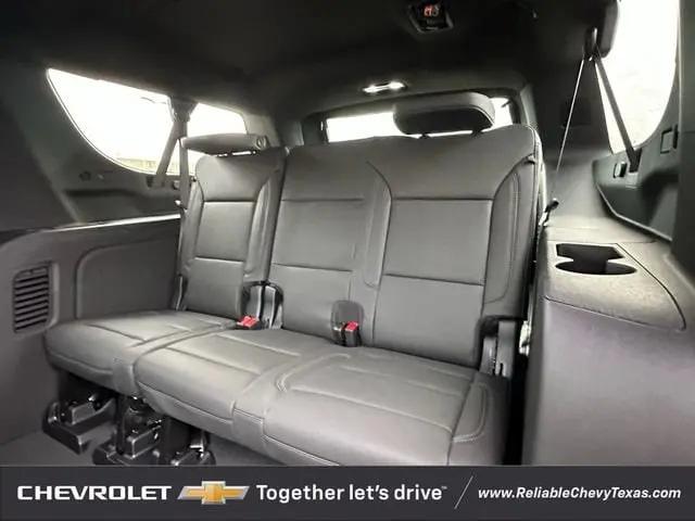 2026 Chevrolet Suburban LT, RWD