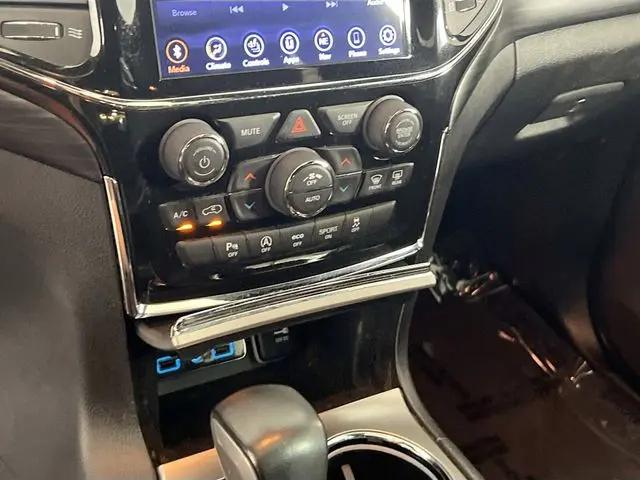 2021 Jeep Grand Cherokee Laredo X 4x2