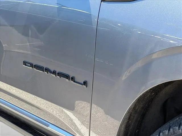 2022 GMC Yukon XL 4WD Denali