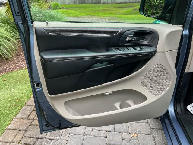 2012 Chrysler Town & Country Touring