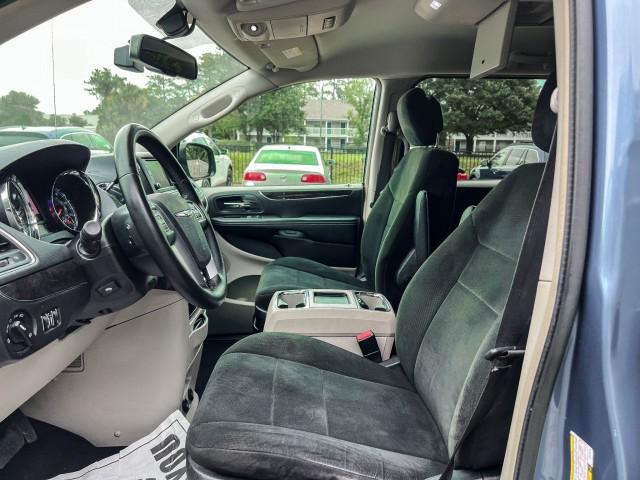 2012 Chrysler Town & Country Touring