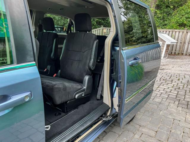 2012 Chrysler Town & Country Touring