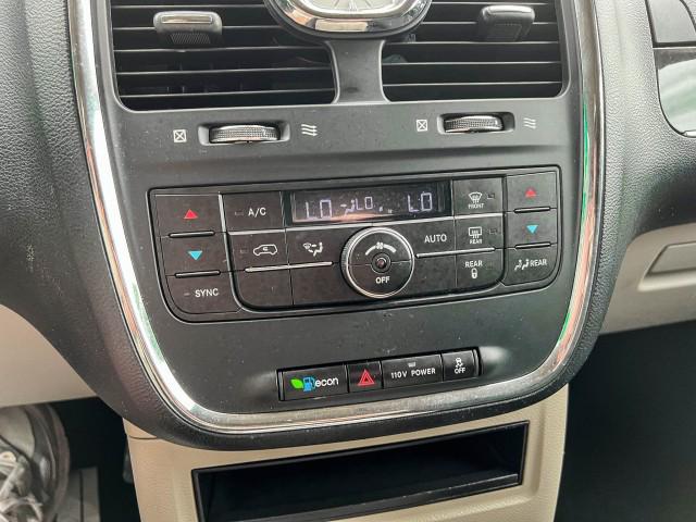 2012 Chrysler Town & Country Touring