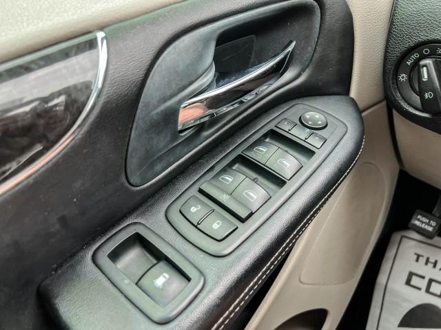 2012 Chrysler Town & Country Touring
