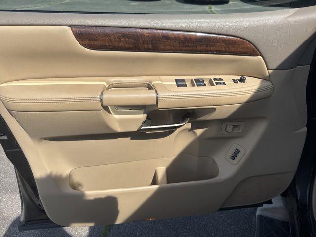2013 Nissan Armada Platinum
