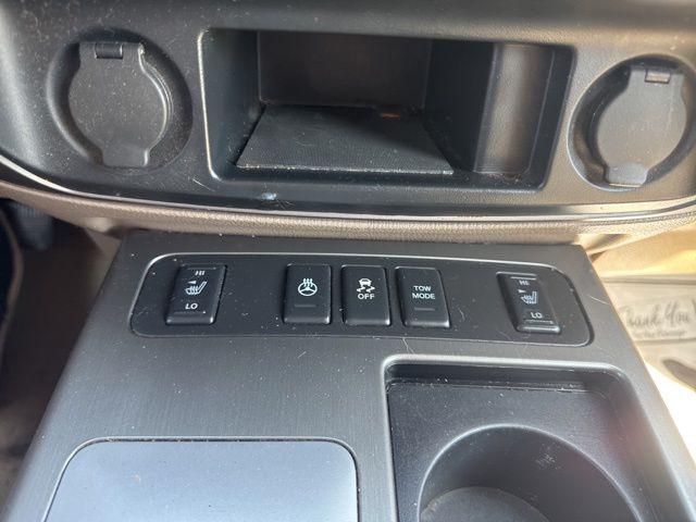 2013 Nissan Armada Platinum