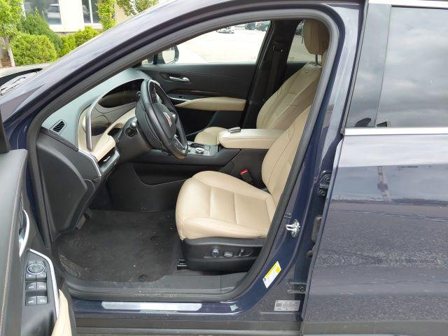 2025 Cadillac XT4 FWD Premium Luxury