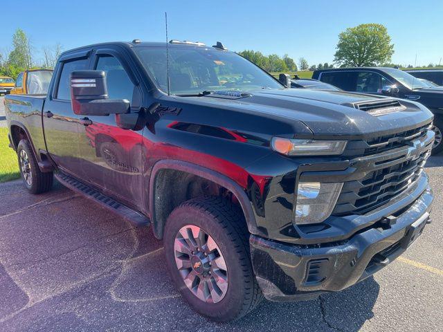 2024 Chevrolet Silverado 2500HD 4WD Crew Cab Standard Bed Custom
