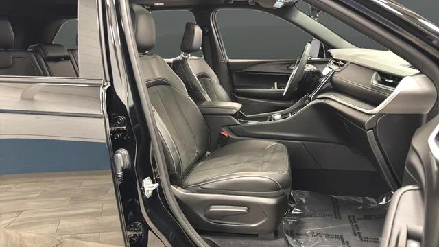 2025 Jeep Grand Cherokee Altitude X 4x4