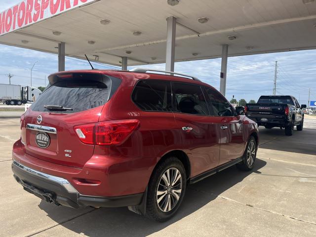 2017 Nissan Pathfinder SL