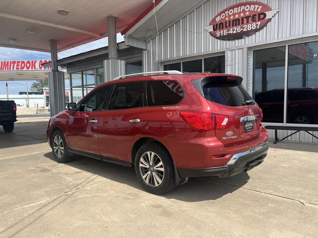 2017 Nissan Pathfinder SL
