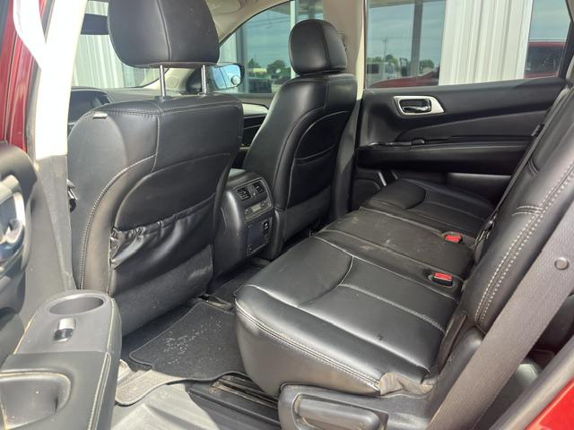 2017 Nissan Pathfinder SL