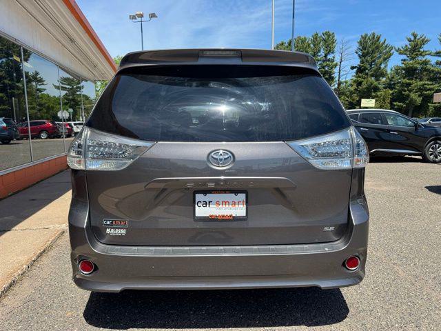 2015 Toyota Sienna SE 8 Passenger