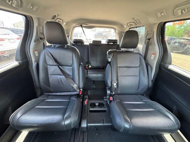 2015 Toyota Sienna SE 8 Passenger