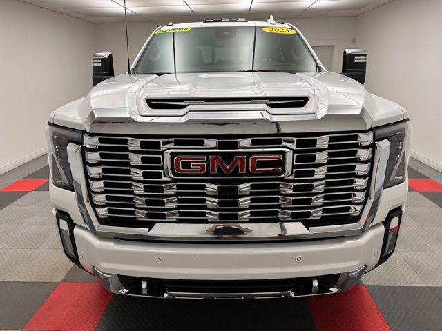 2025 GMC Sierra 3500HD 4WD Crew Cab Standard Bed Denali