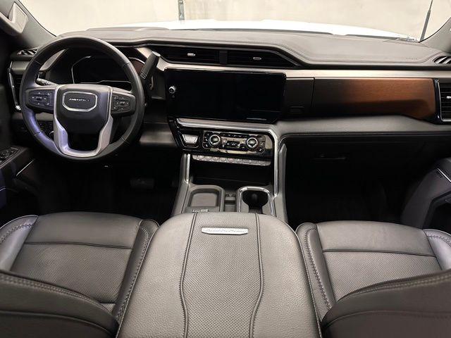 2025 GMC Sierra 3500HD 4WD Crew Cab Standard Bed Denali