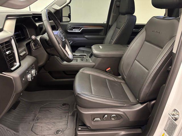 2025 GMC Sierra 3500HD 4WD Crew Cab Standard Bed Denali