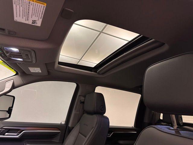 2025 GMC Sierra 3500HD 4WD Crew Cab Standard Bed Denali