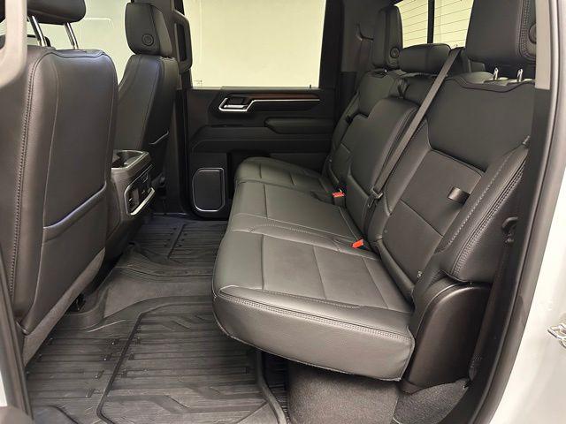 2025 GMC Sierra 3500HD 4WD Crew Cab Standard Bed Denali