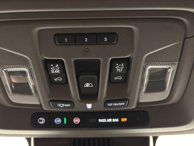 2025 GMC Sierra 3500HD 4WD Crew Cab Standard Bed Denali