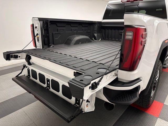 2025 GMC Sierra 3500HD 4WD Crew Cab Standard Bed Denali