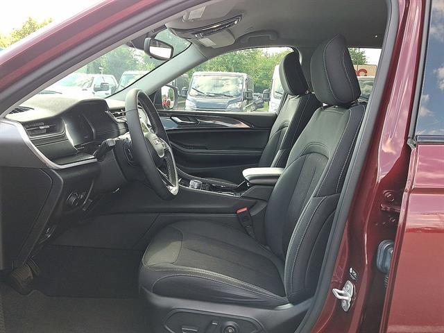 Used 2023 Jeep Grand Cherokee Laredo 4x4 For Sale in East Hanover, NJ