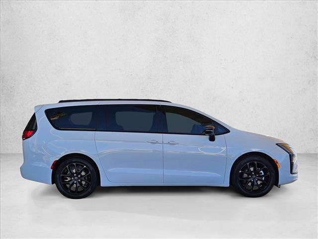 2027 Chrysler Pacifica Limited