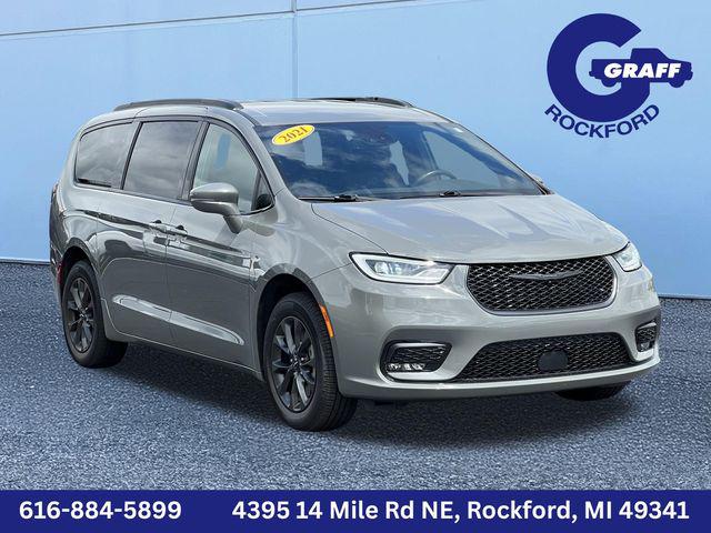 2021 Chrysler Pacifica Touring L AWD for sale in Rockford, MI