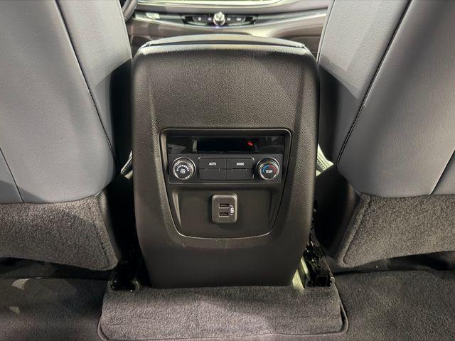 2023 Buick Enclave Essence FWD