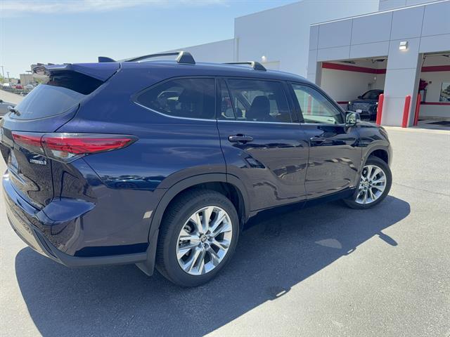 2022 Toyota Highlander Hybrid Limited