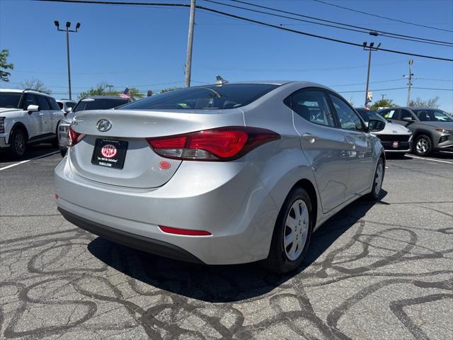 2016 Hyundai Elantra SE