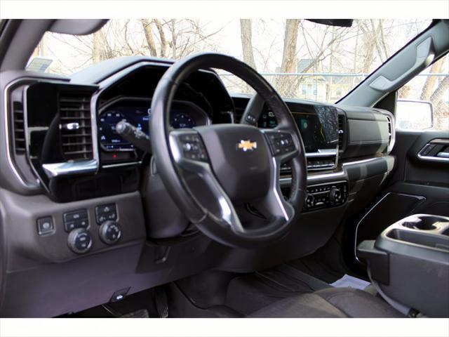 2023 Chevrolet Silverado 1500 4WD Crew Cab Standard Bed LT