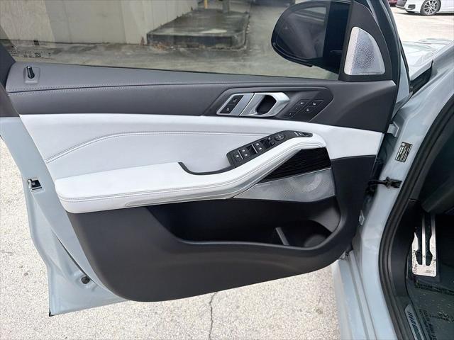 2025 BMW X5 M60i
